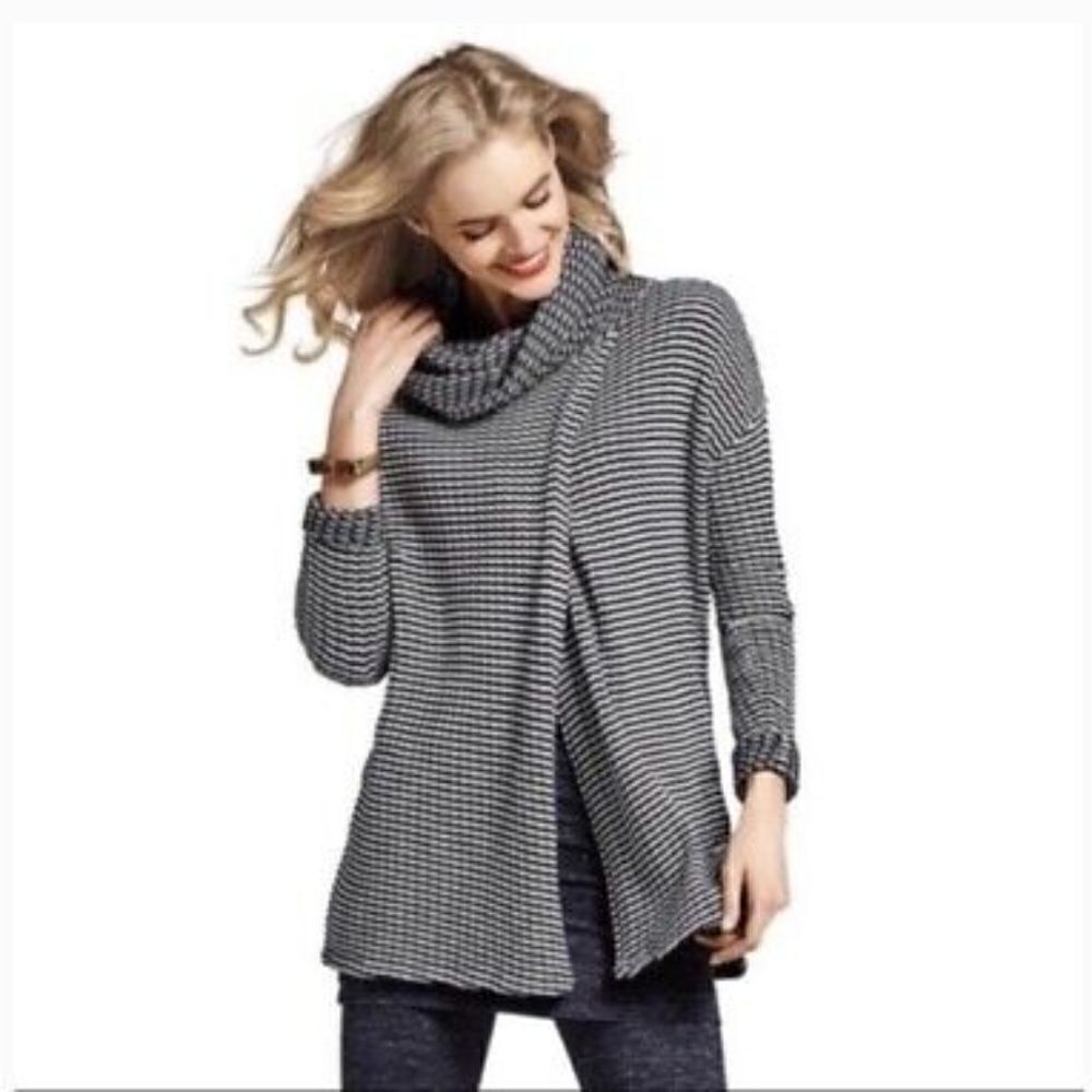 Cabi Fergie Chunky Black & White Sweater